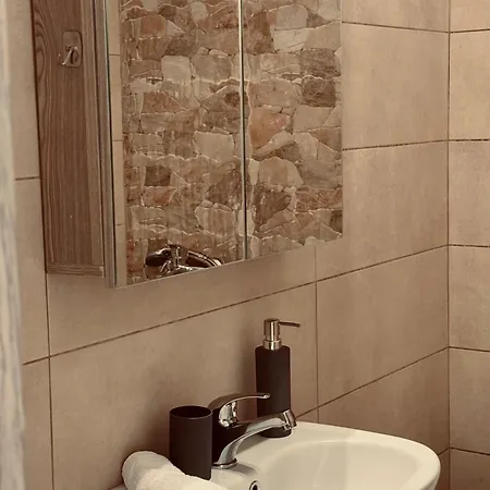 Athina 1 * Serres
