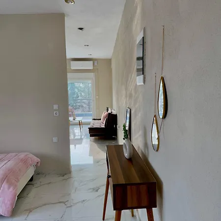 Апартаменты Athina 1 *